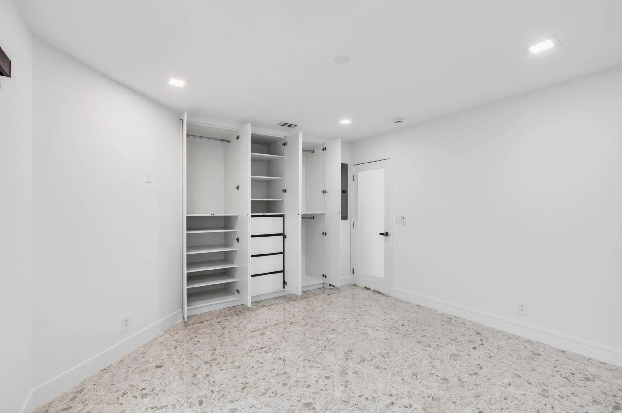 Guest bedroom closet