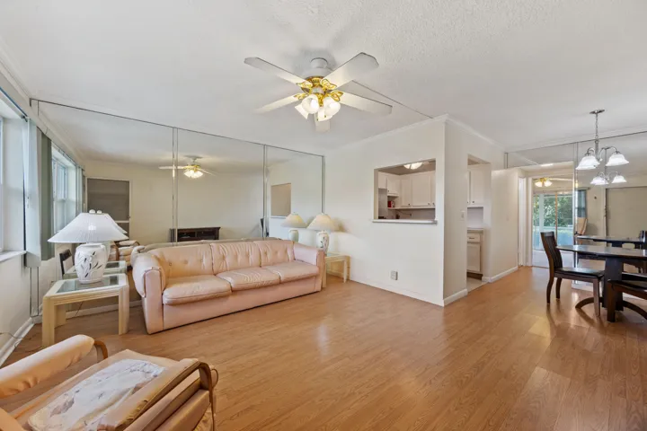 Laminate Flooring & Crown Molding