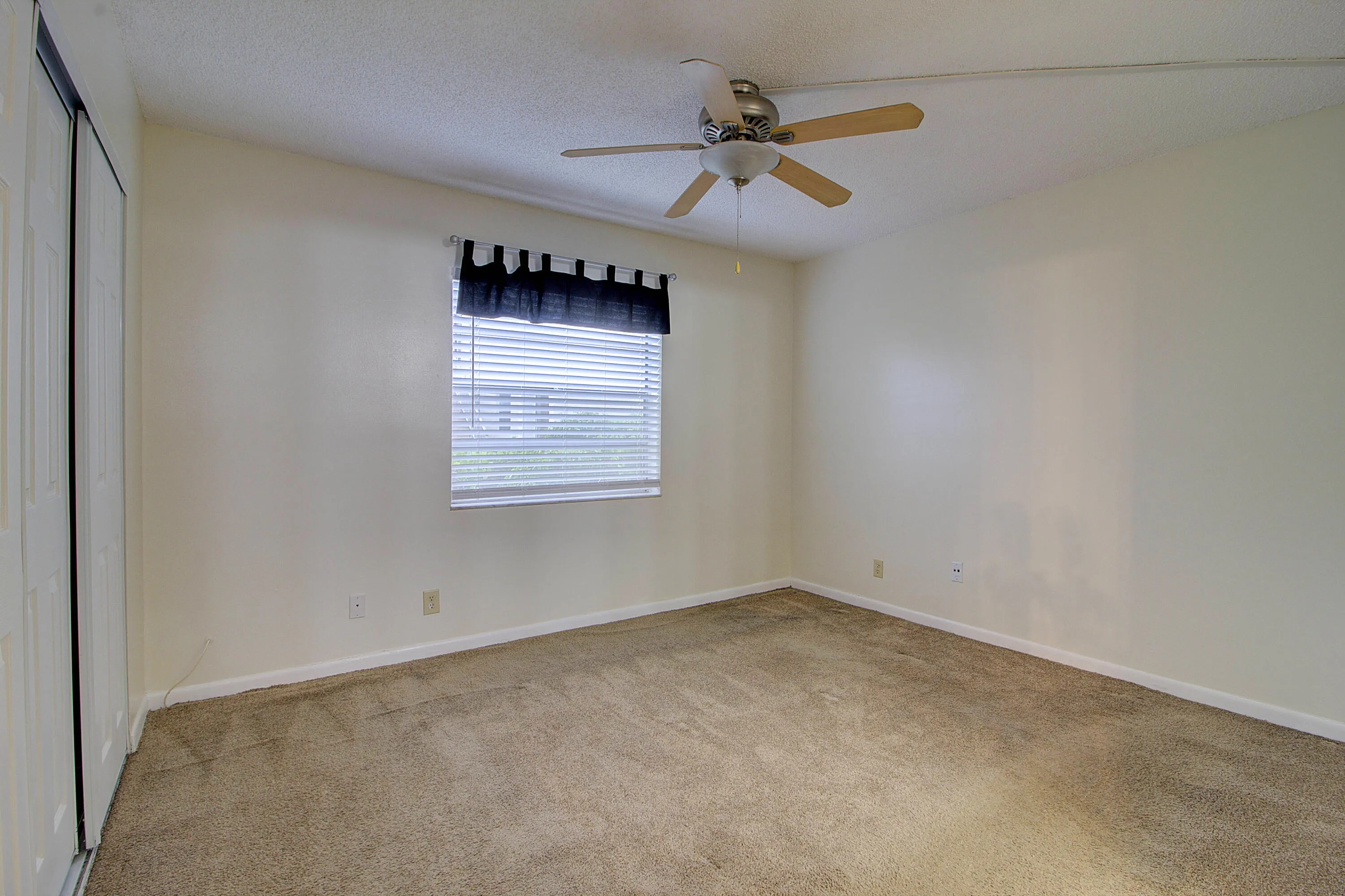 12_Bedroom