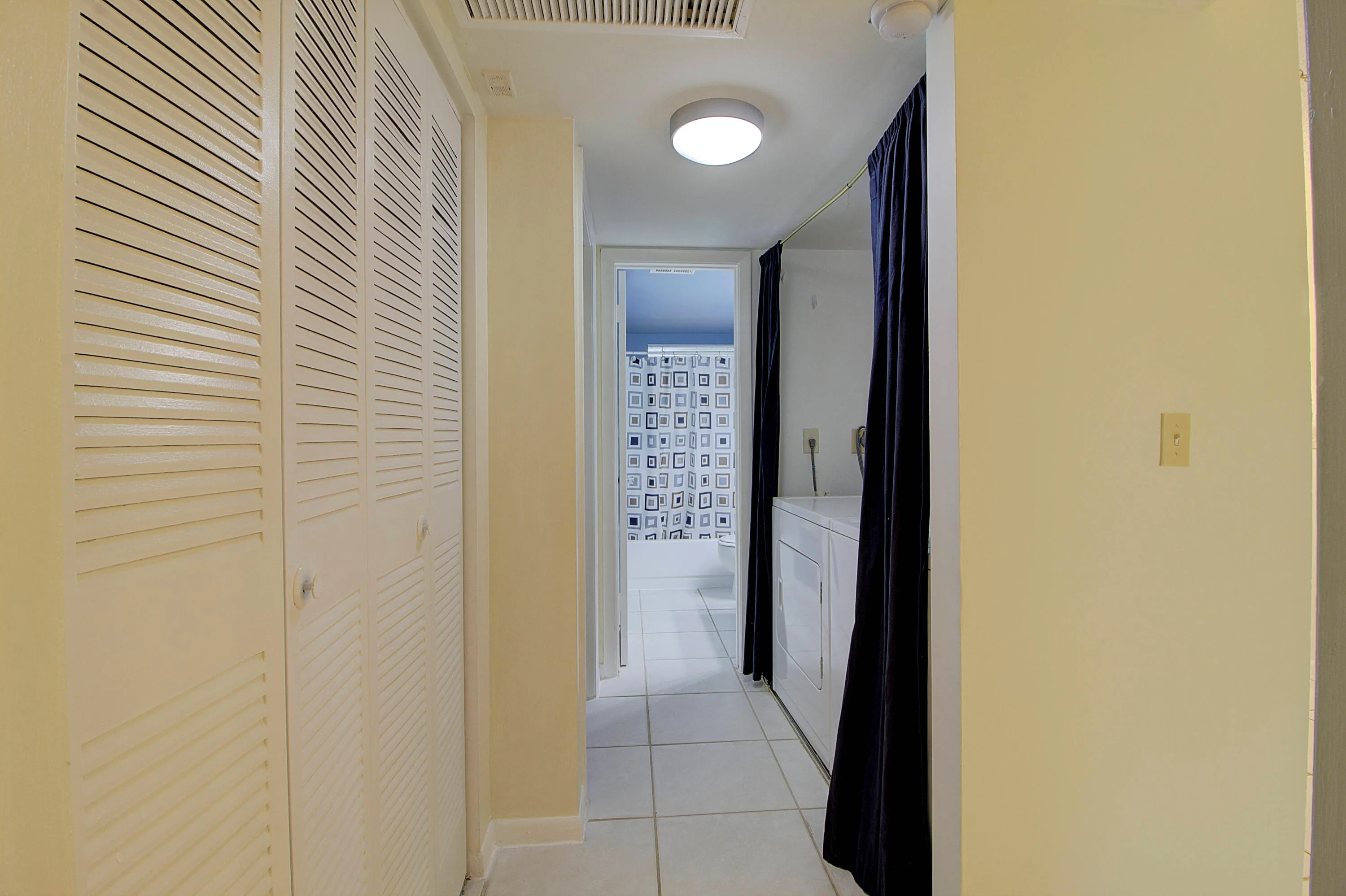 11_Hallway