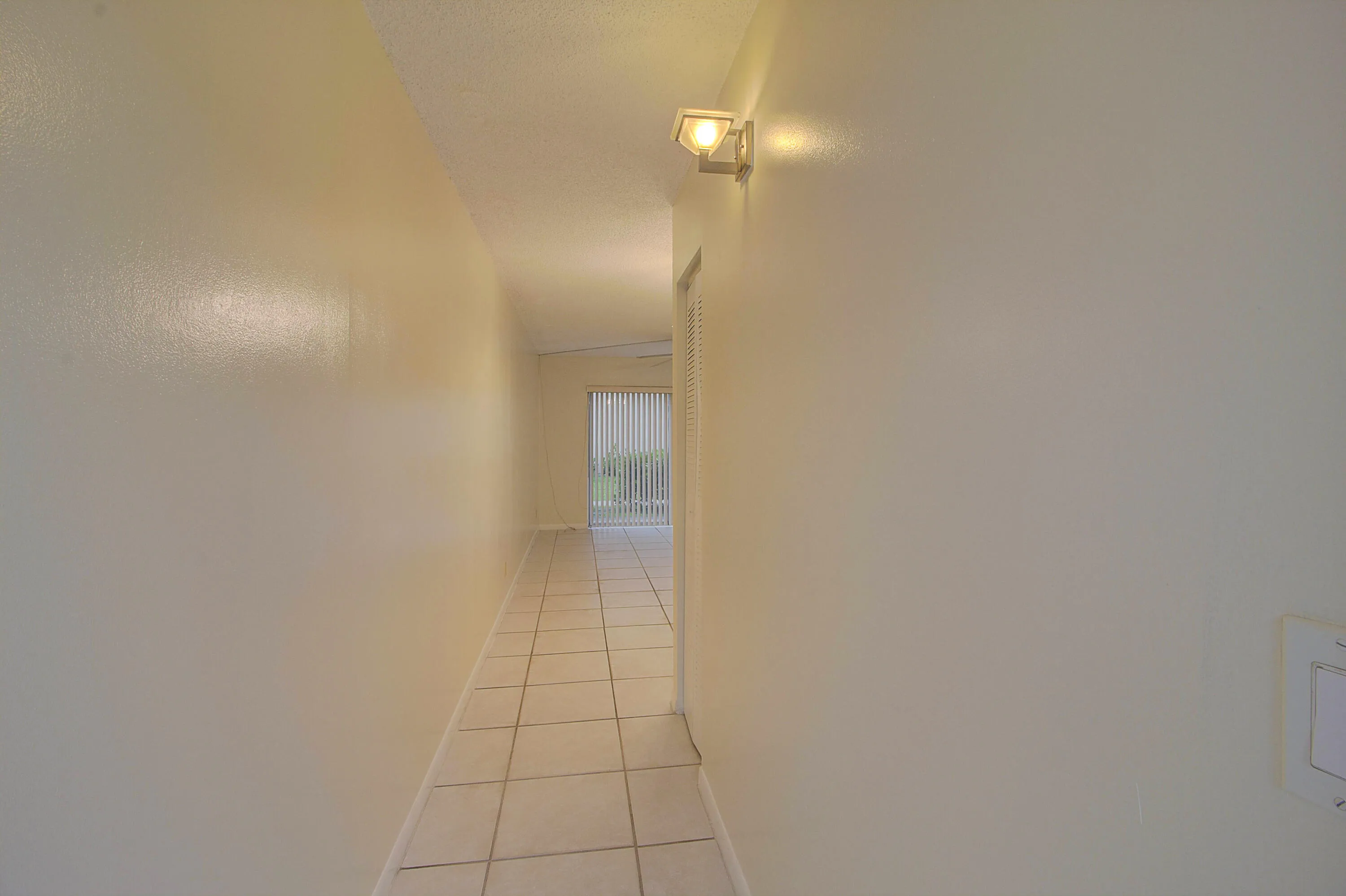 03_Entrance