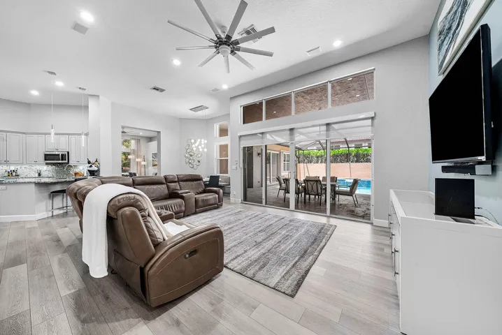 018-6152Northwest121stAvenue-CoralSpring