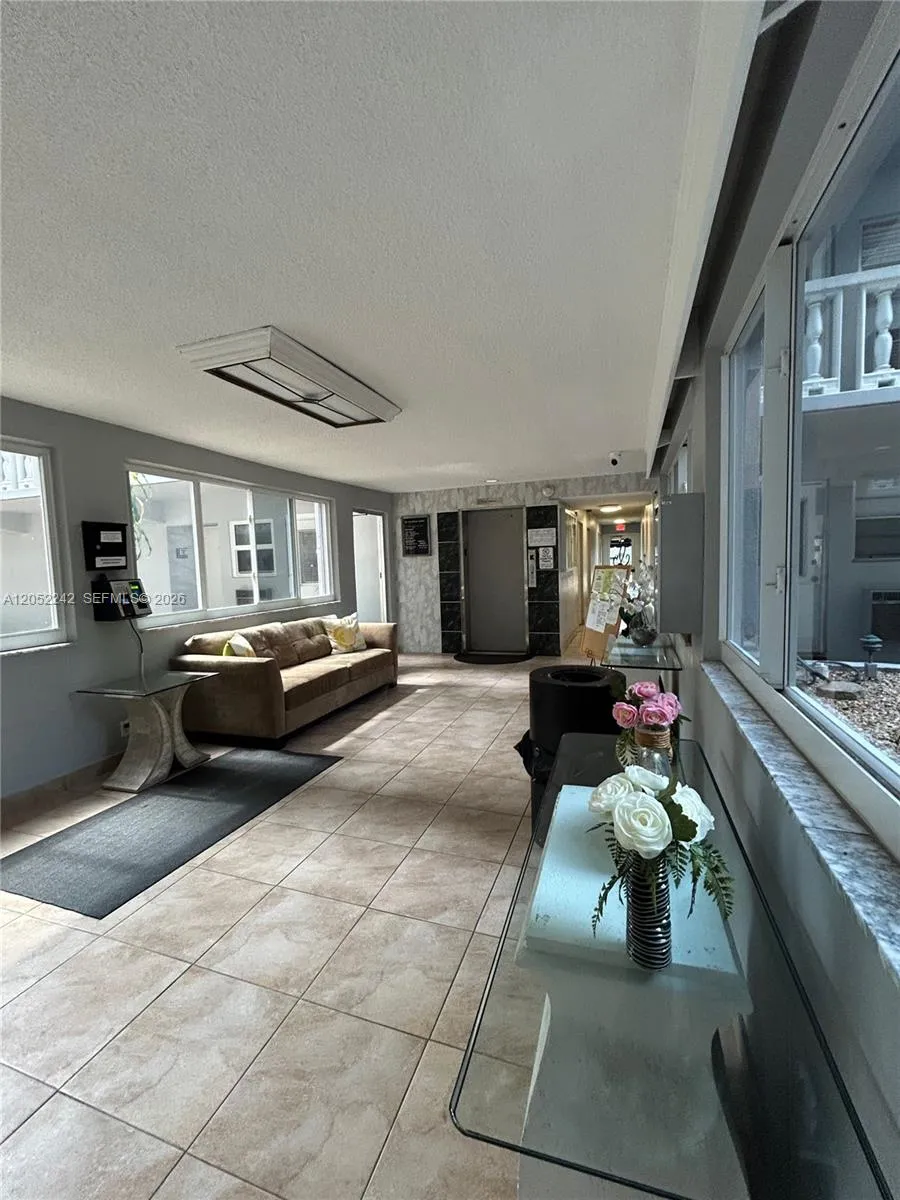 1st Floor reception & Mailboxes