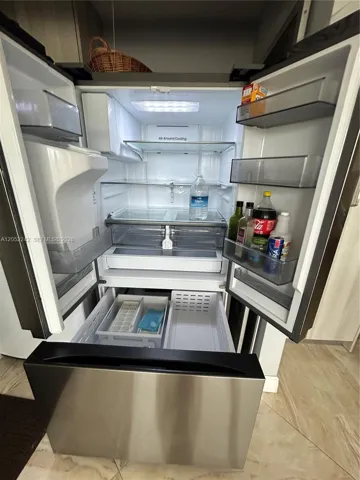 Double wide Fridge, Icemaker and Freezerr