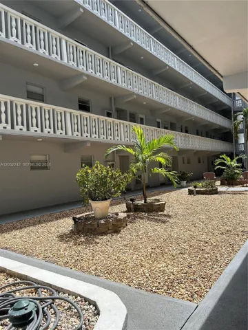 Off 1st floor reception area