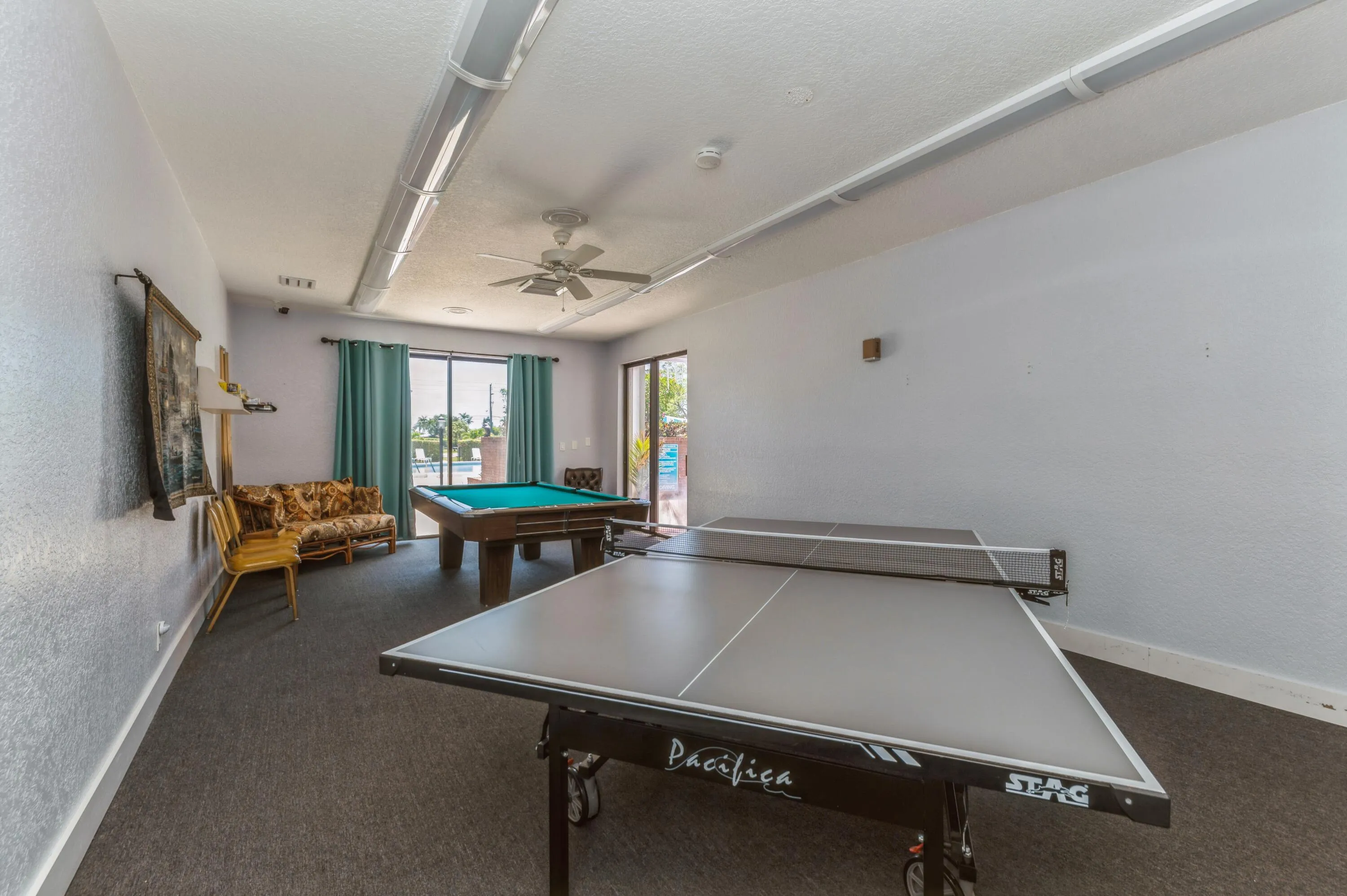LEISURE TABLES