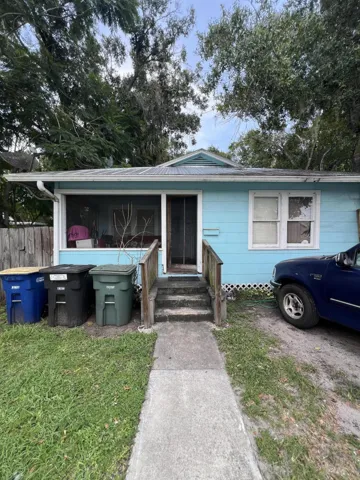 26 Front of 122 13th Street
