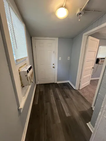 16 Back Hallway