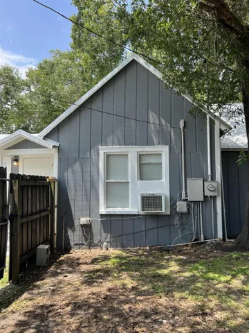 24 Side of House - South