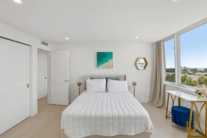 23-web-or-mls-S Ocean Blvd 704-S0108-023