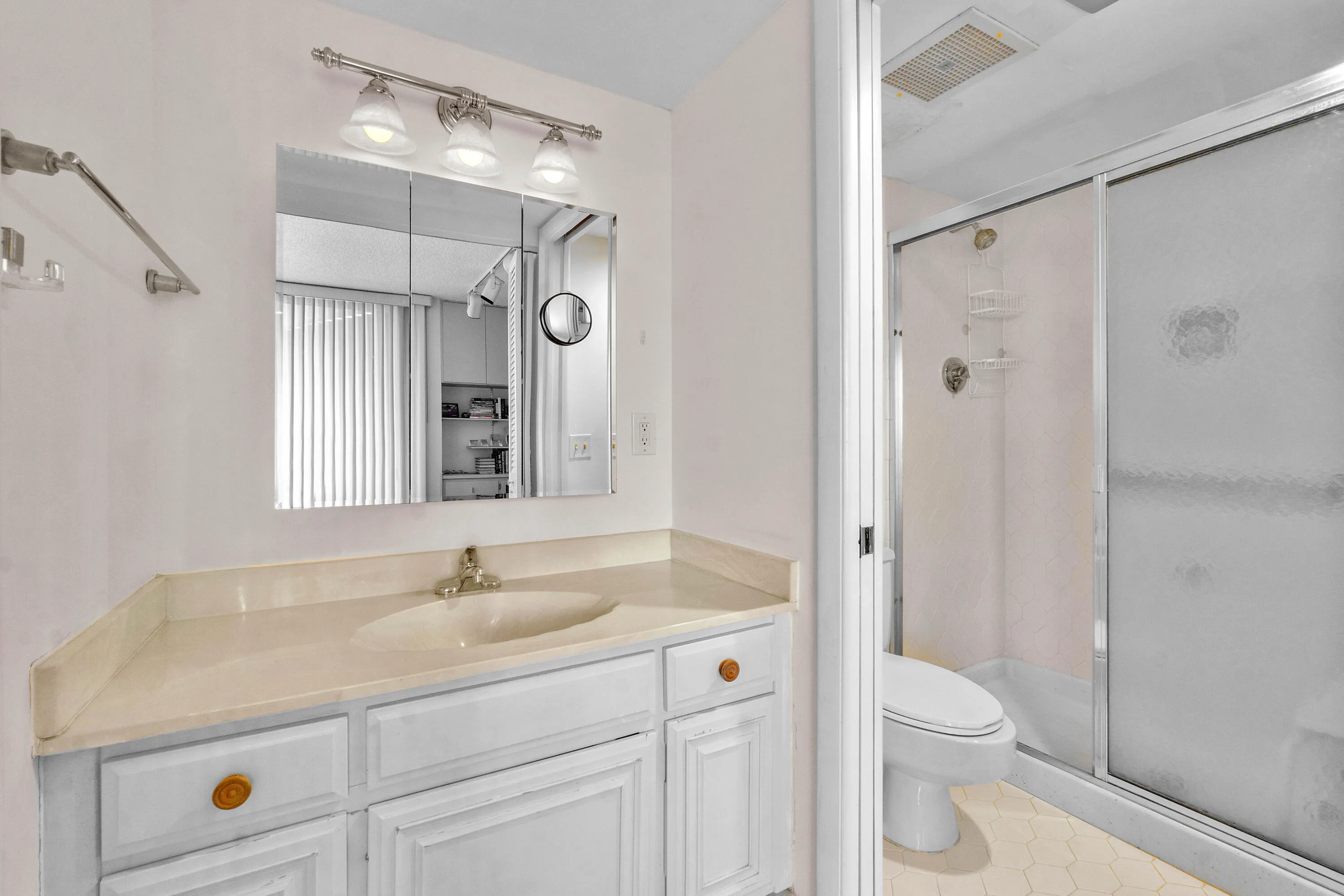 Guest room Bathroom