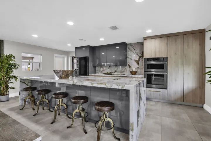 6800 NW 6th St-10
