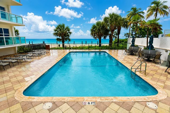 004-005-Pool-1500x1000