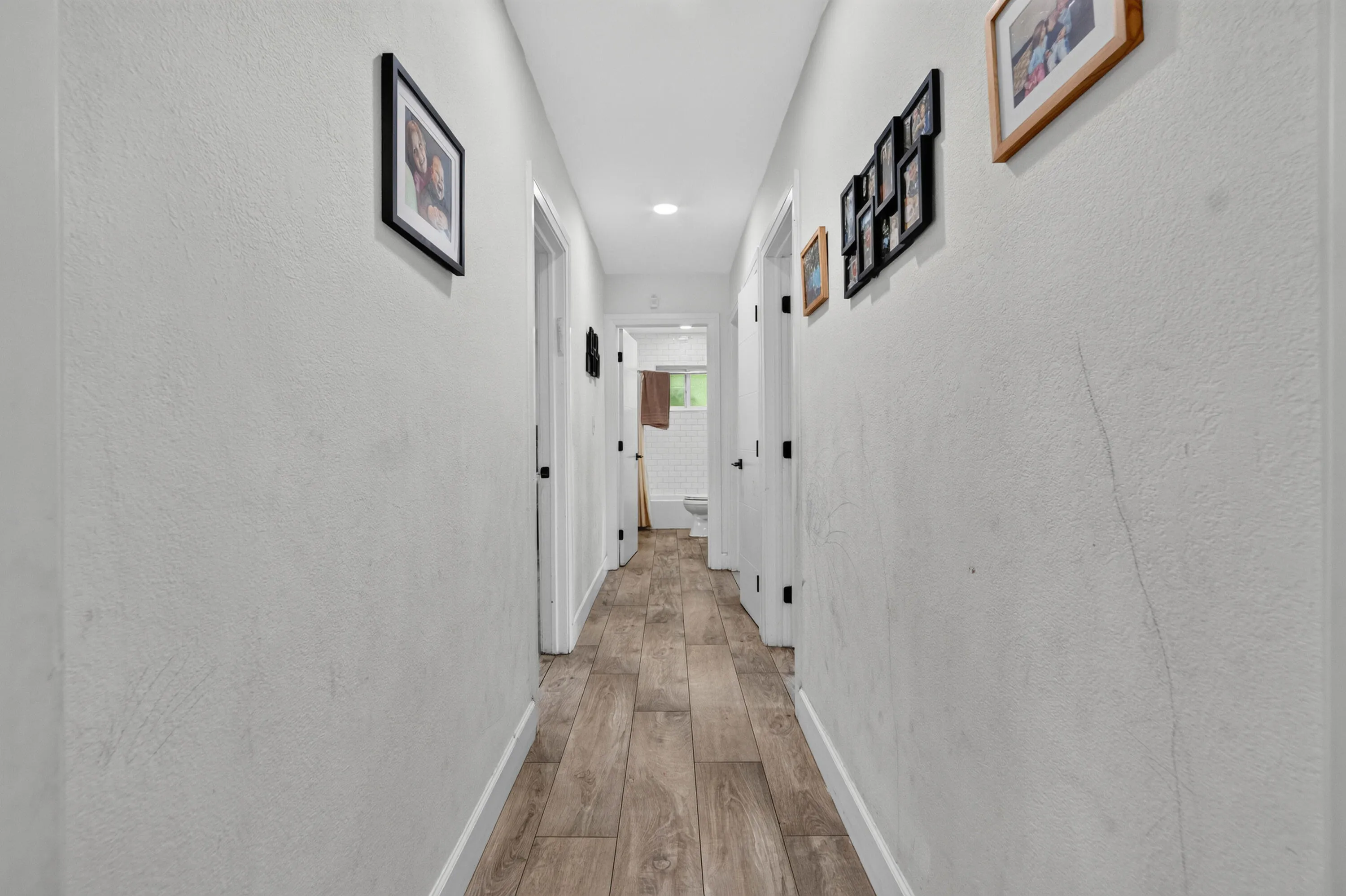 9404 NW 37th Ct _019