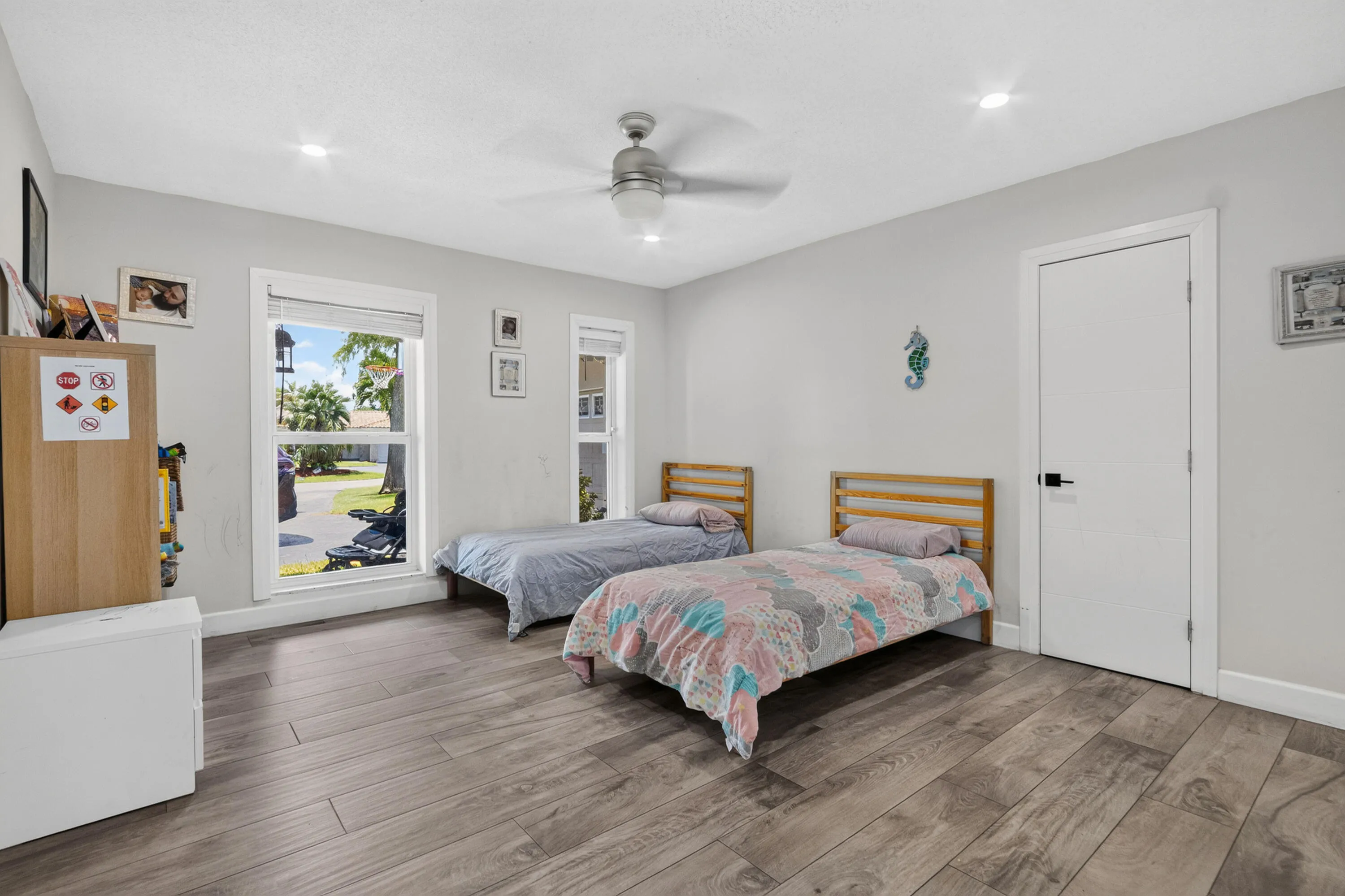 9404 NW 37th Ct _020