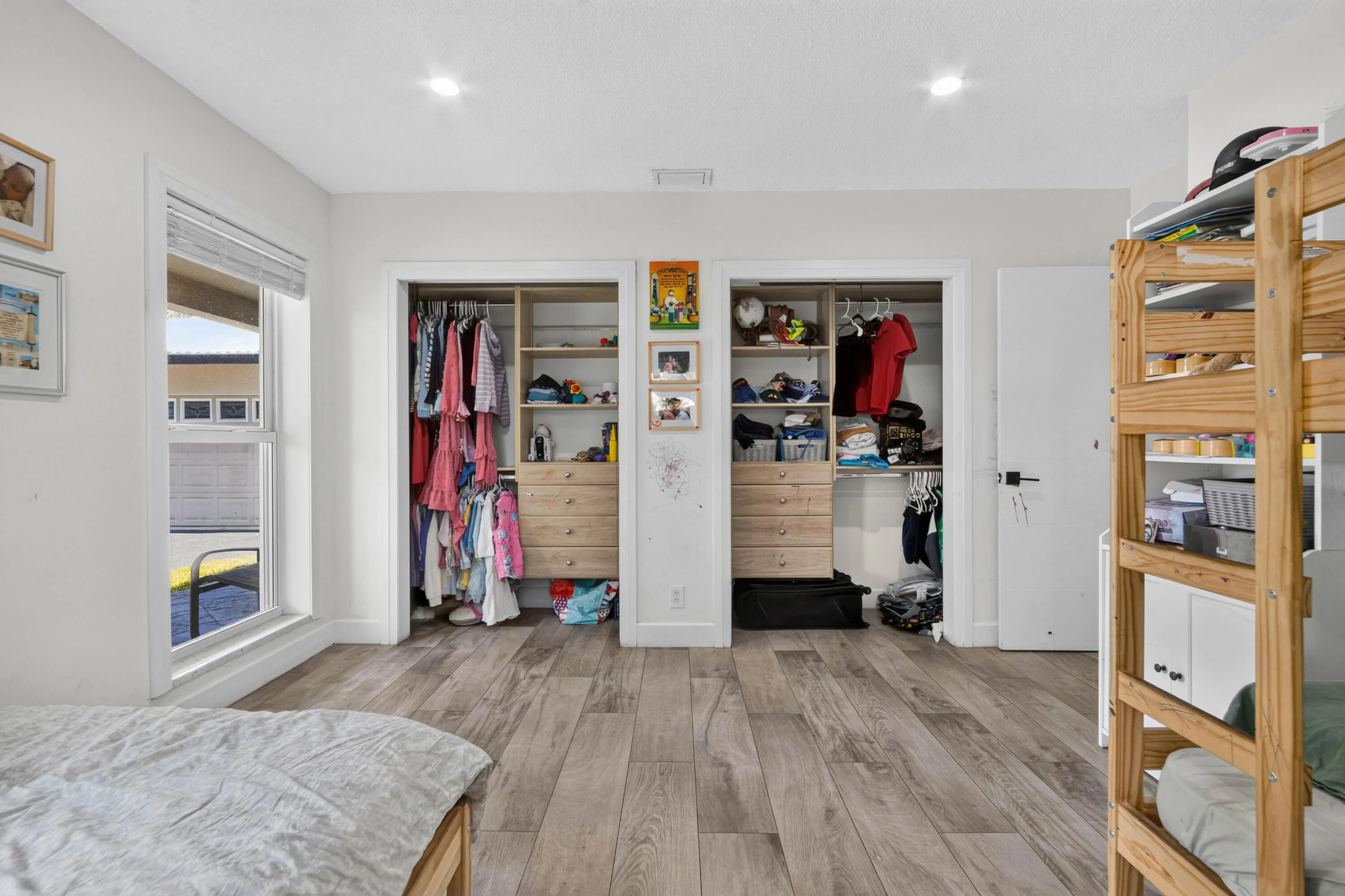 9404 NW 37th Ct _034