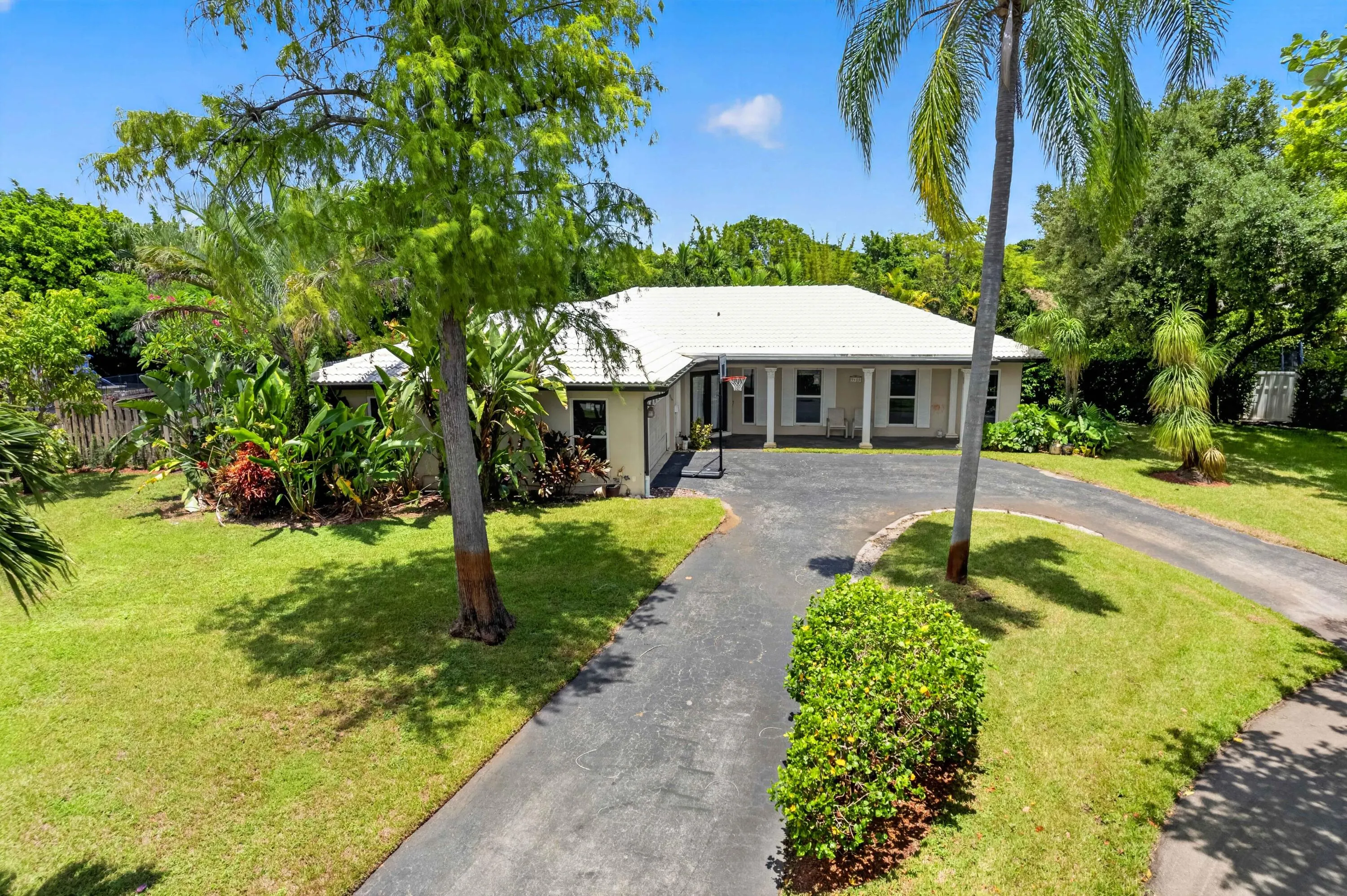 9404 NW 37th Ct _059