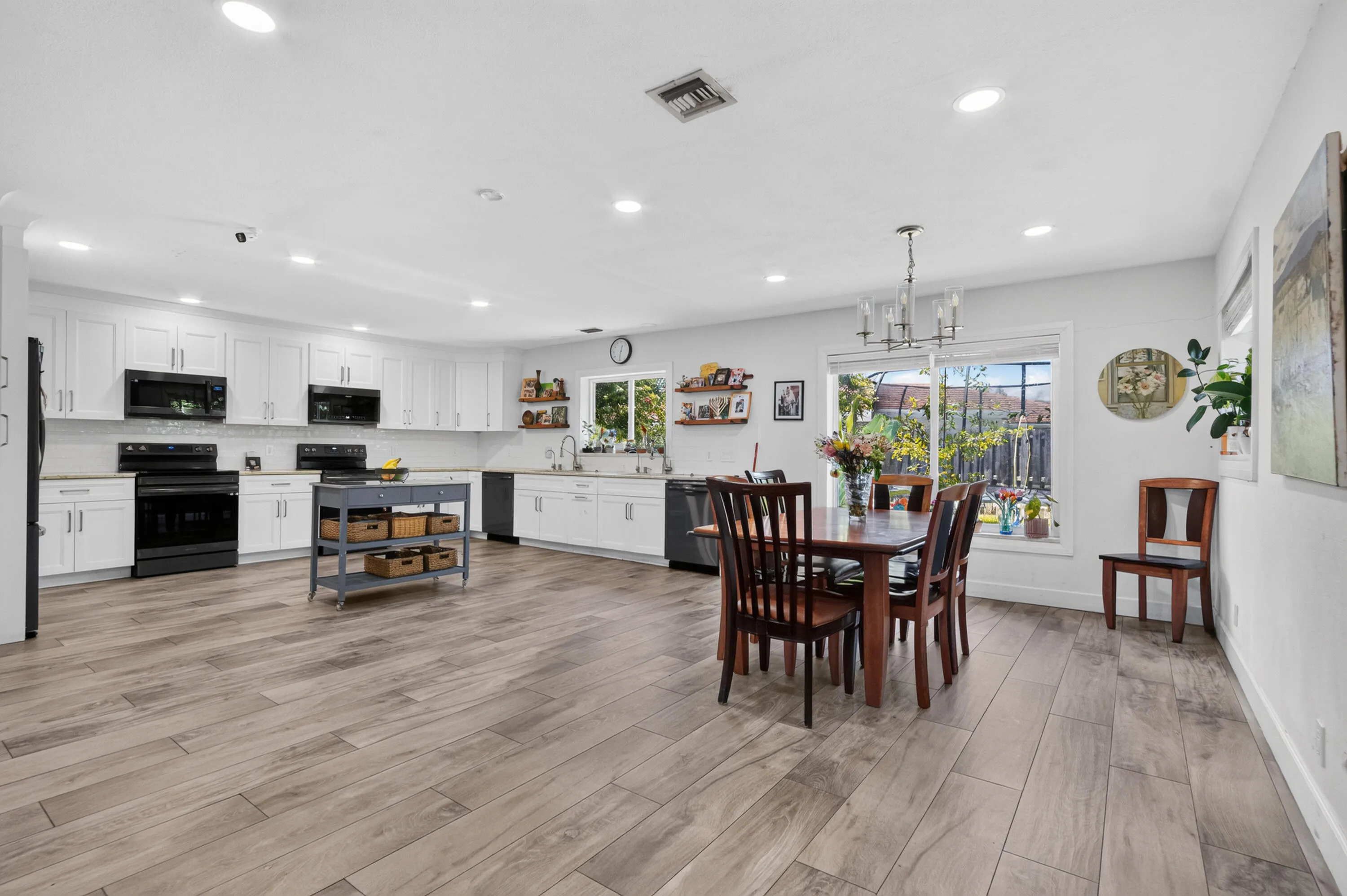 9404 NW 37th Ct _014