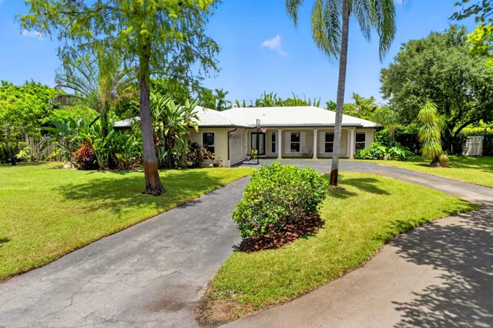 9404 NW 37th Ct _055
