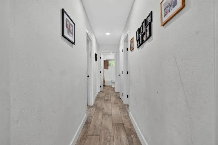 9404 NW 37th Ct _019