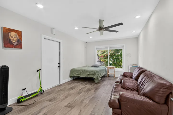 9404 NW 37th Ct _002