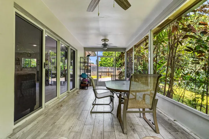 9404 NW 37th Ct _024