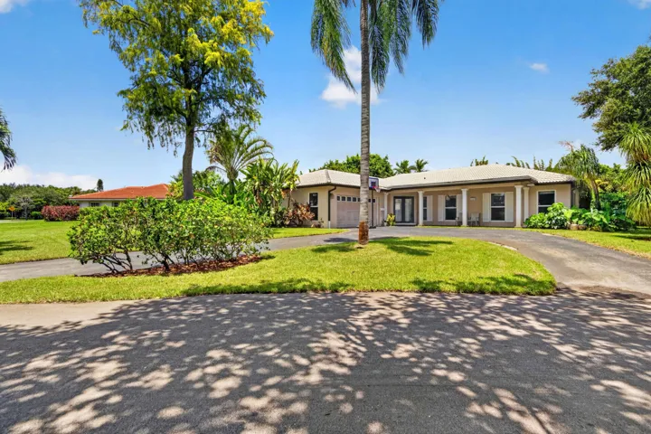 9404 NW 37th Ct _049