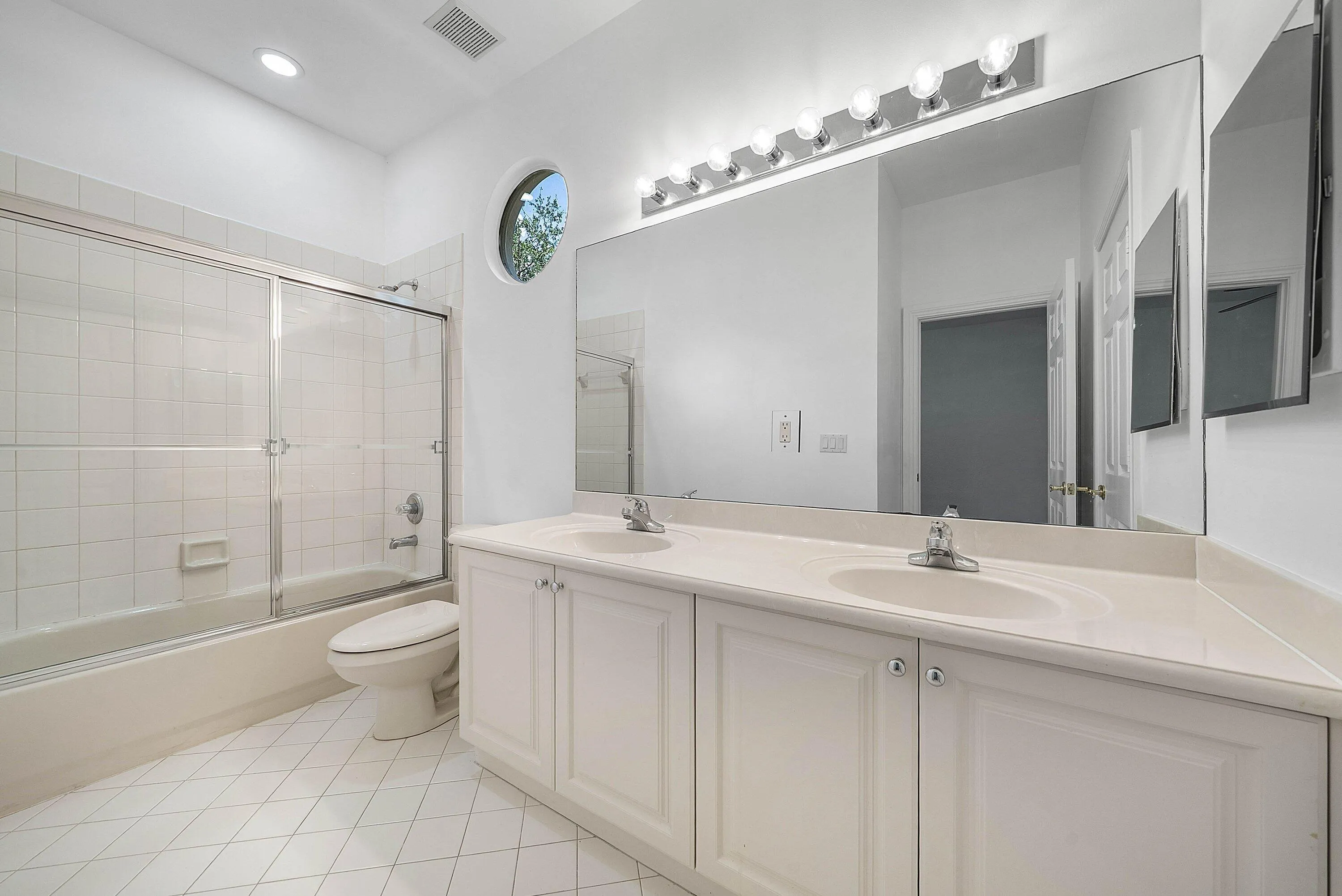 Property photo 64
