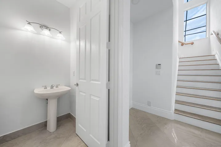057-6543Northwest127thTerrace-Parkland-F