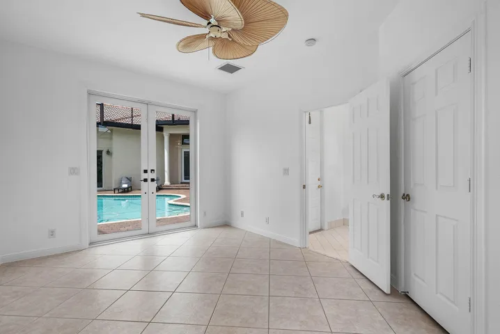 009-6543Northwest127thTerrace-Parkland-F