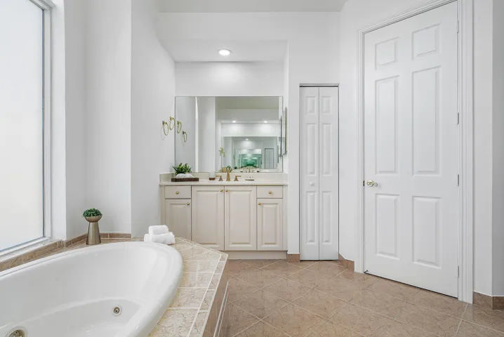 054-6543Northwest127thTerrace-Parkland-F