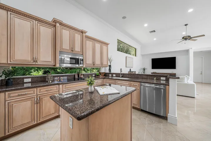 031-6543Northwest127thTerrace-Parkland-F