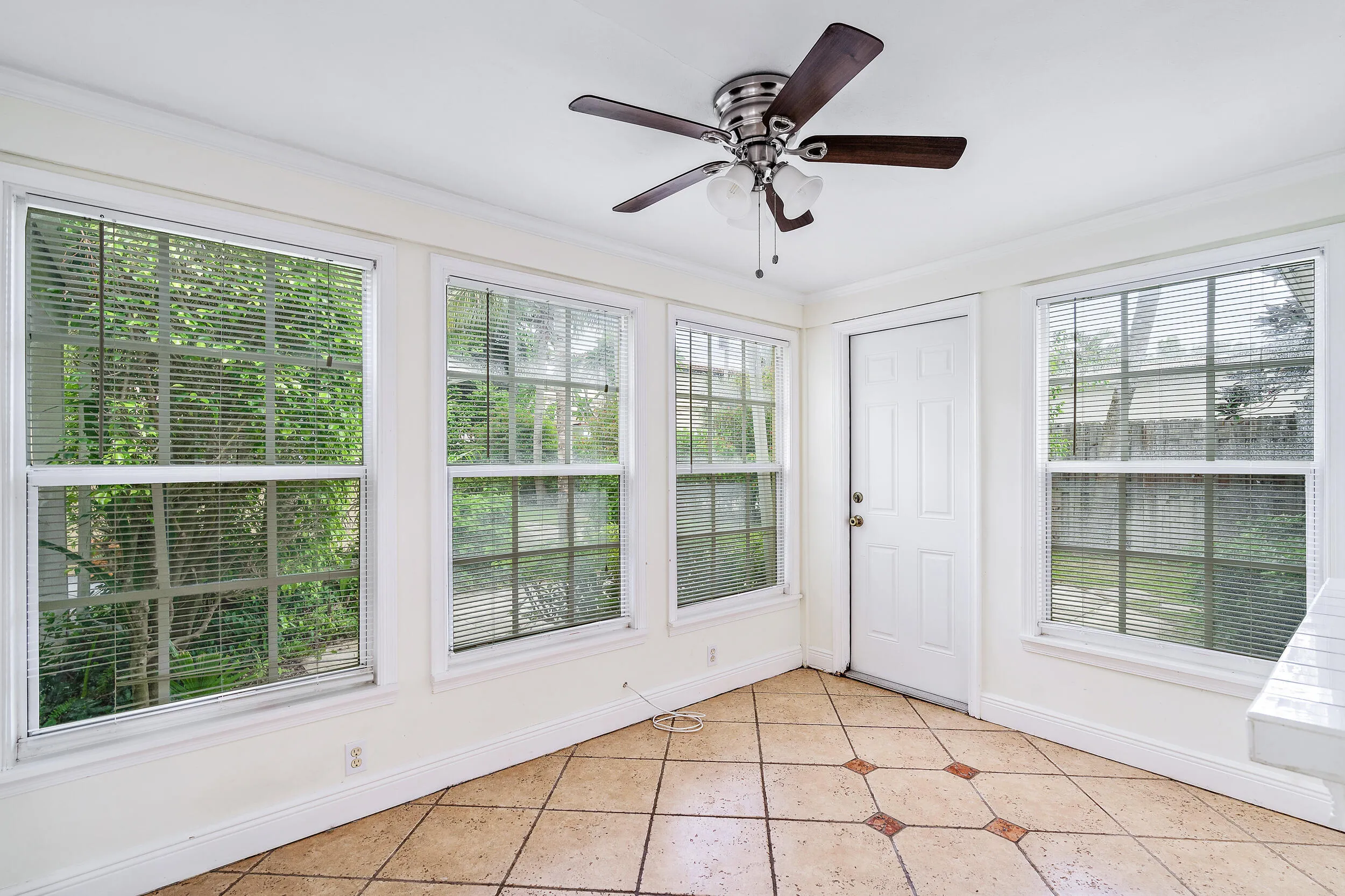 245 Cortez Rd-17