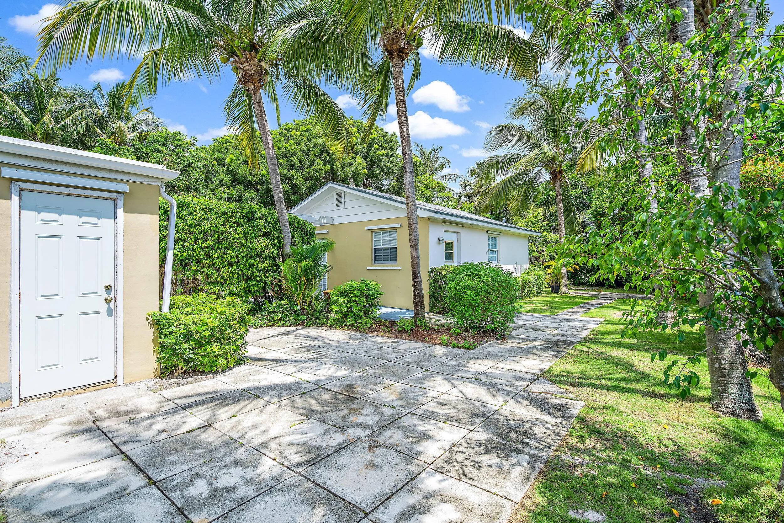 245 Cortez Rd-4