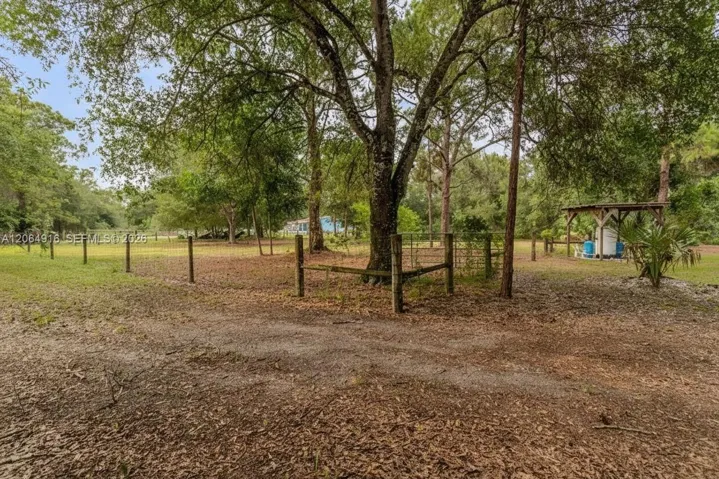450 Wildwood Ave, Clewiston FL 33440