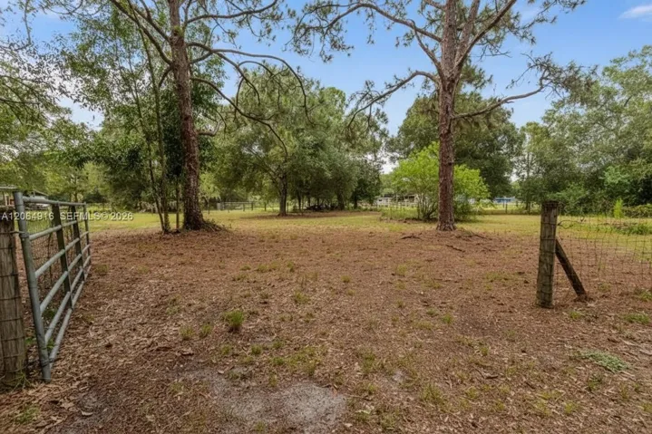 450 Wildwood Ave, Clewiston FL 33440
