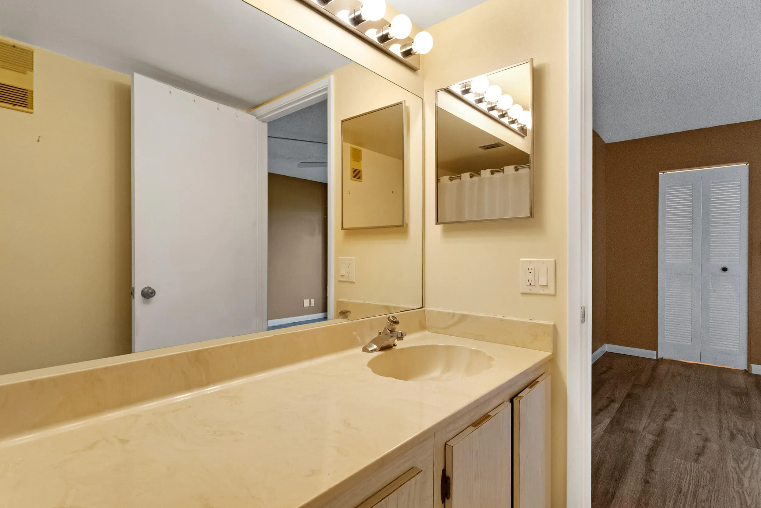 accutour_01 2209-s-cypress-bend-dr-unit-