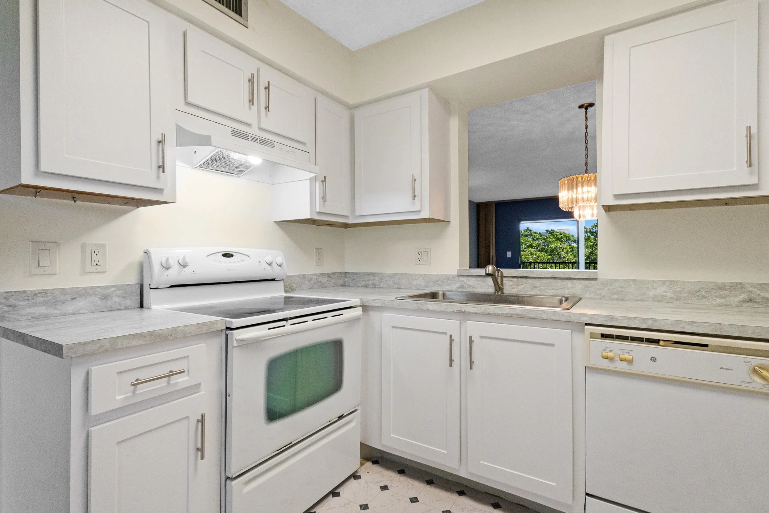 accutour_01 2209-s-cypress-bend-dr-unit-