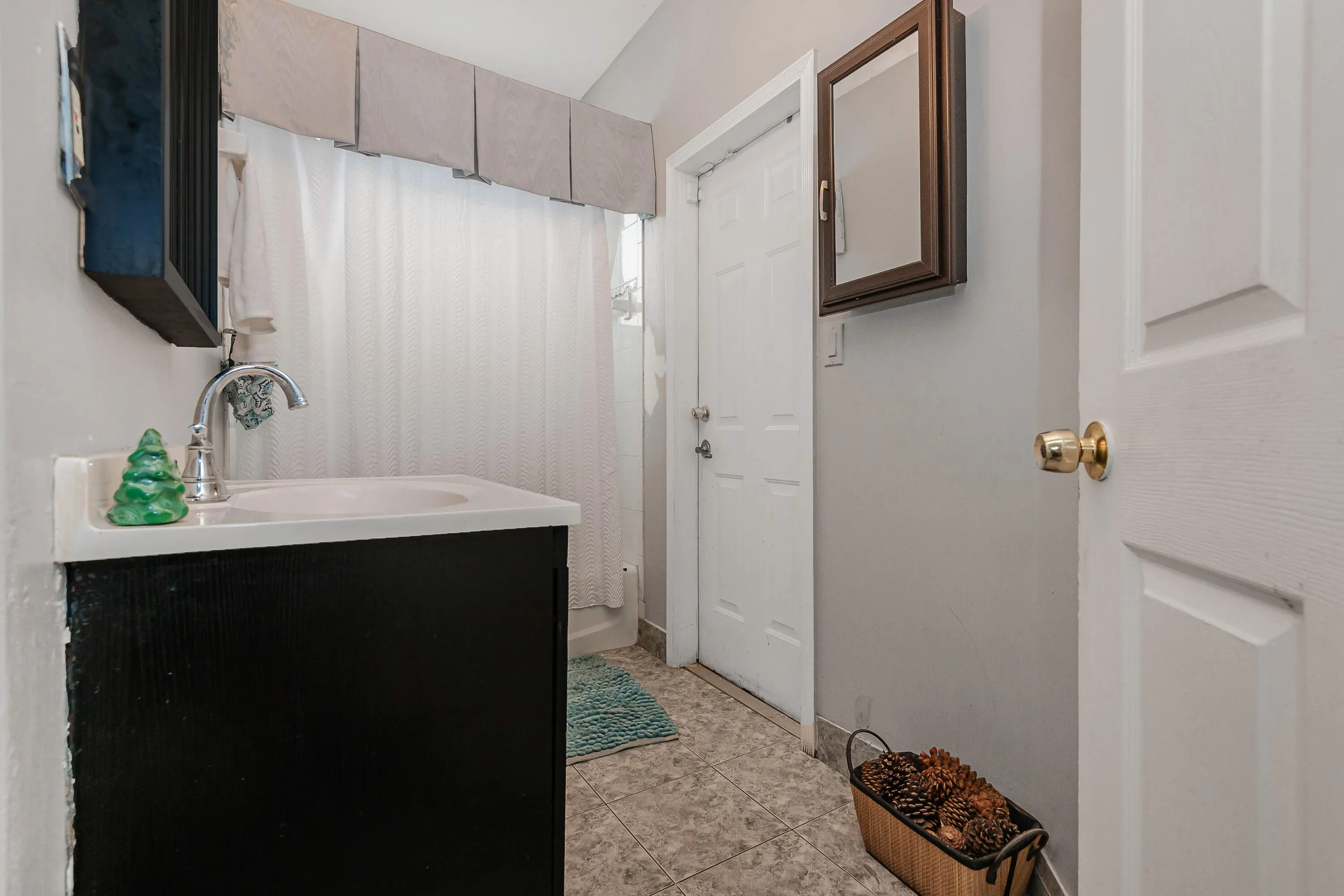 Full Bathroom on 1st Floor