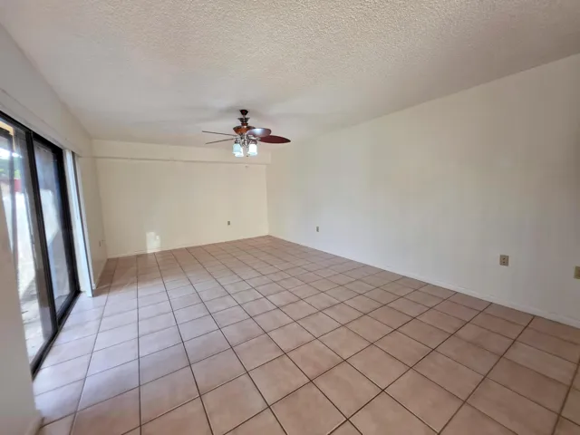 Living area 1