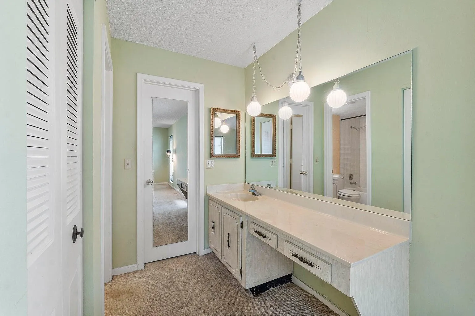 Master dressing area