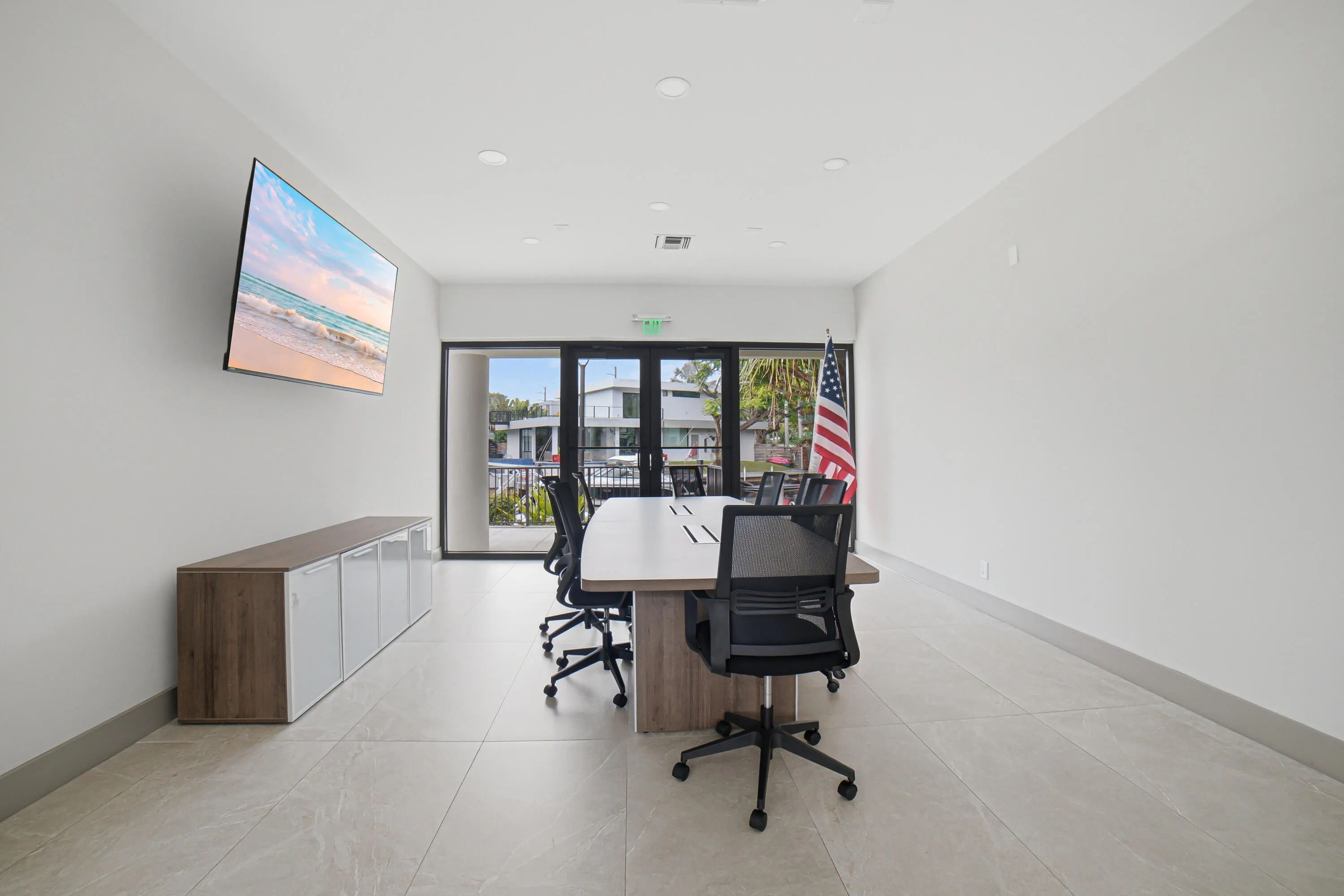 Clubhouse-Meeting Room