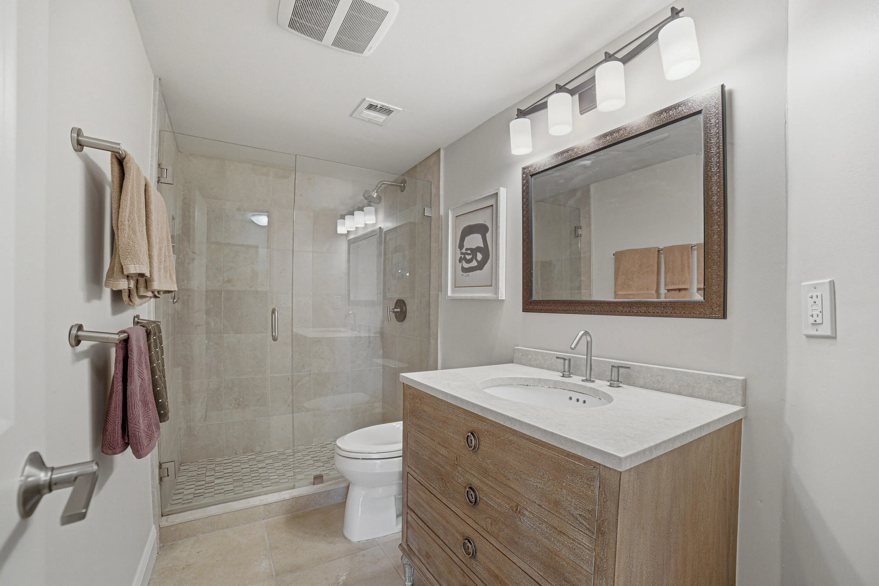 Secondary Full Bathroom