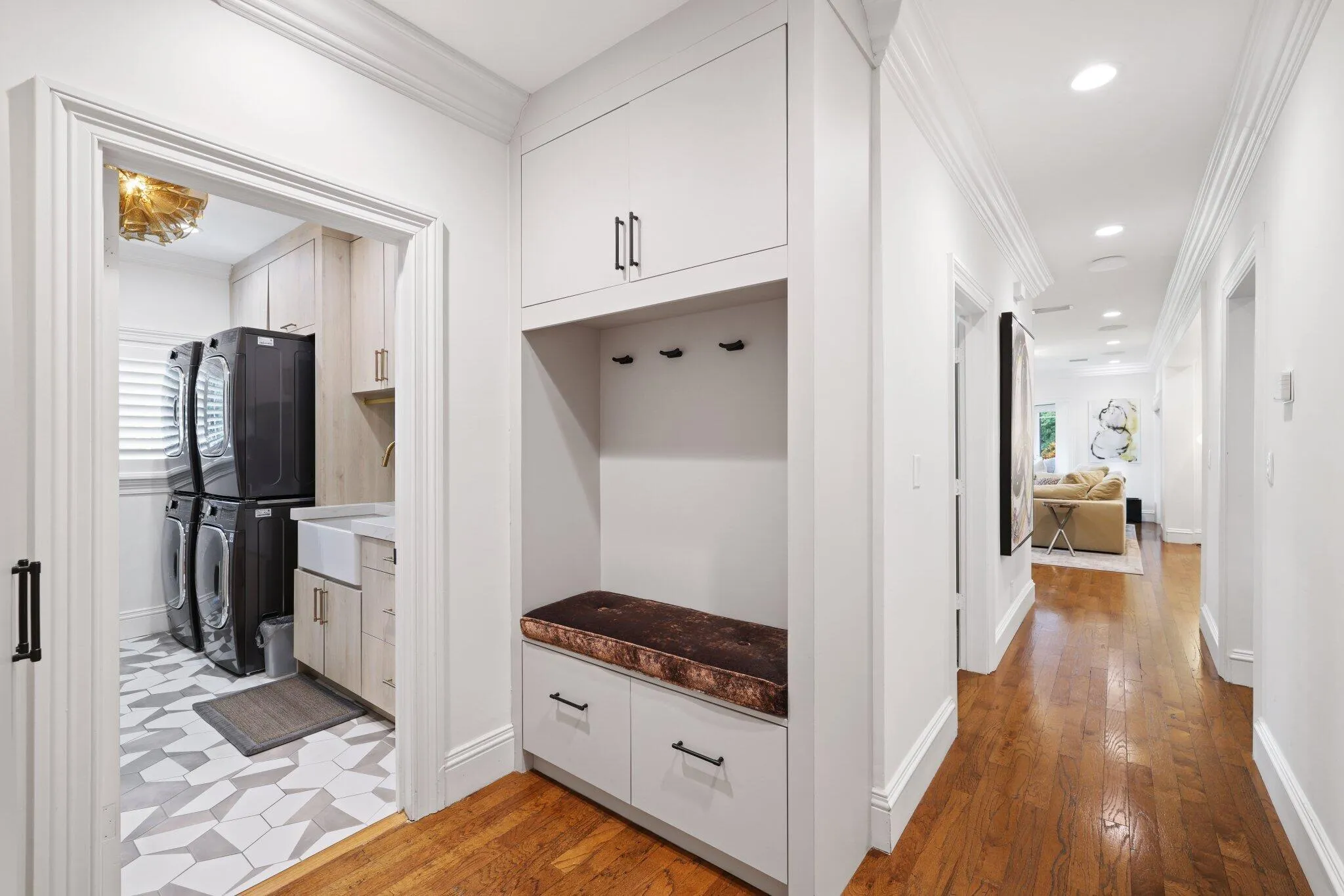 hall to​​‌​​​​‌​​‌‌​‌‌​​​‌‌​‌​‌​‌​​​‌​​ bathroom/laundry