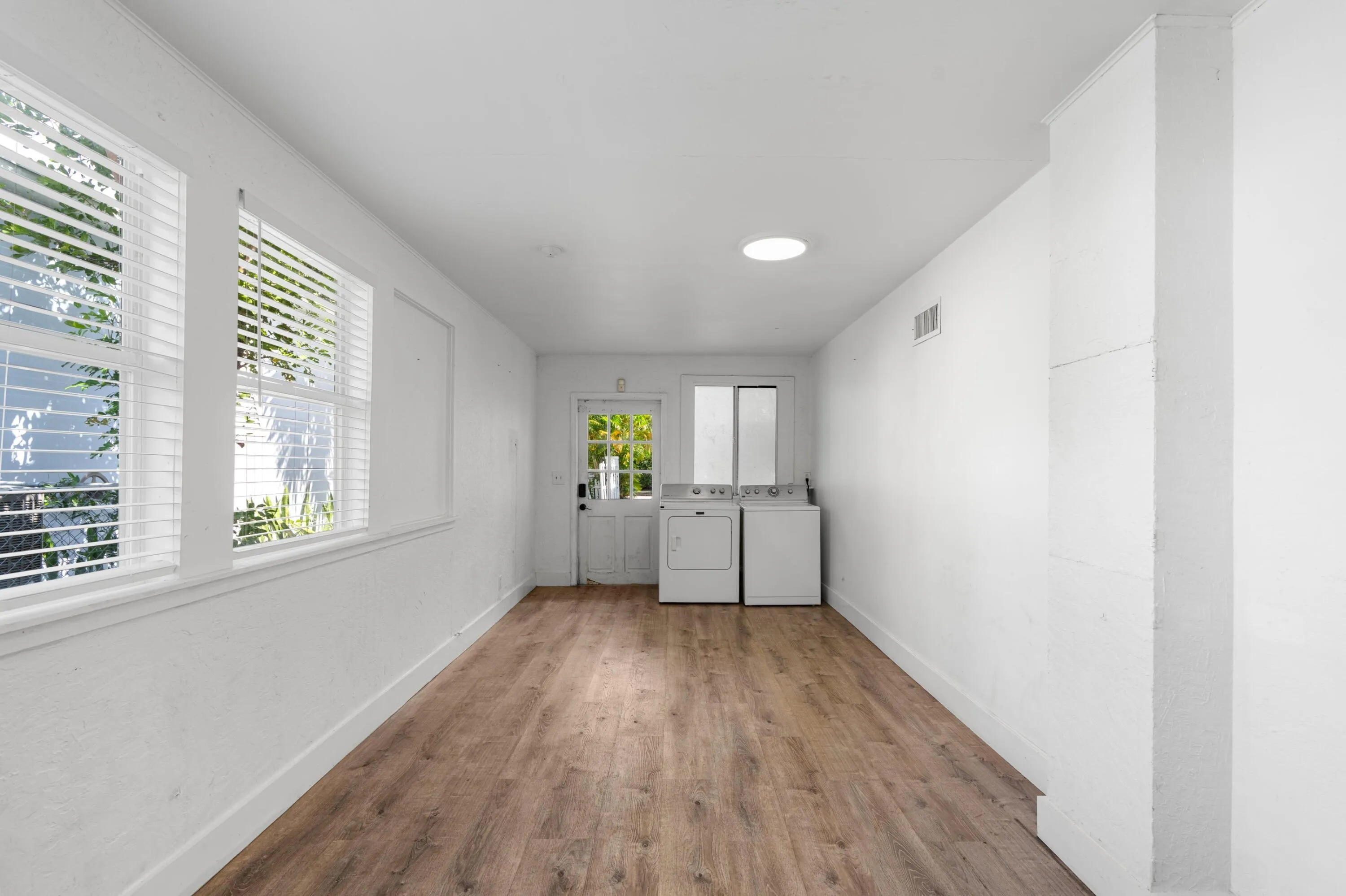 526 38th Street West