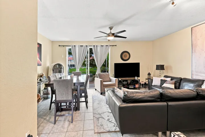 09_living room