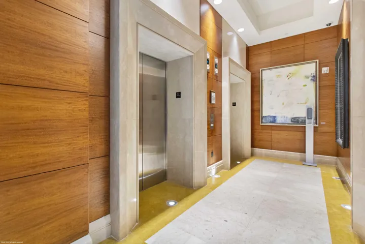 Marriott Resort at Singer Island Lobby E