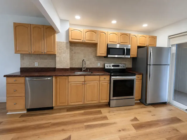 Fully Furnished 1BR 1.5Bath