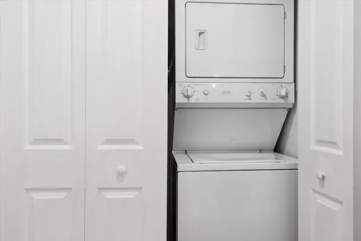 Washer/Dryer in unit