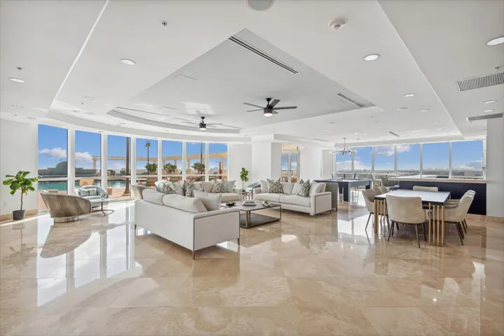 Sky Lounge